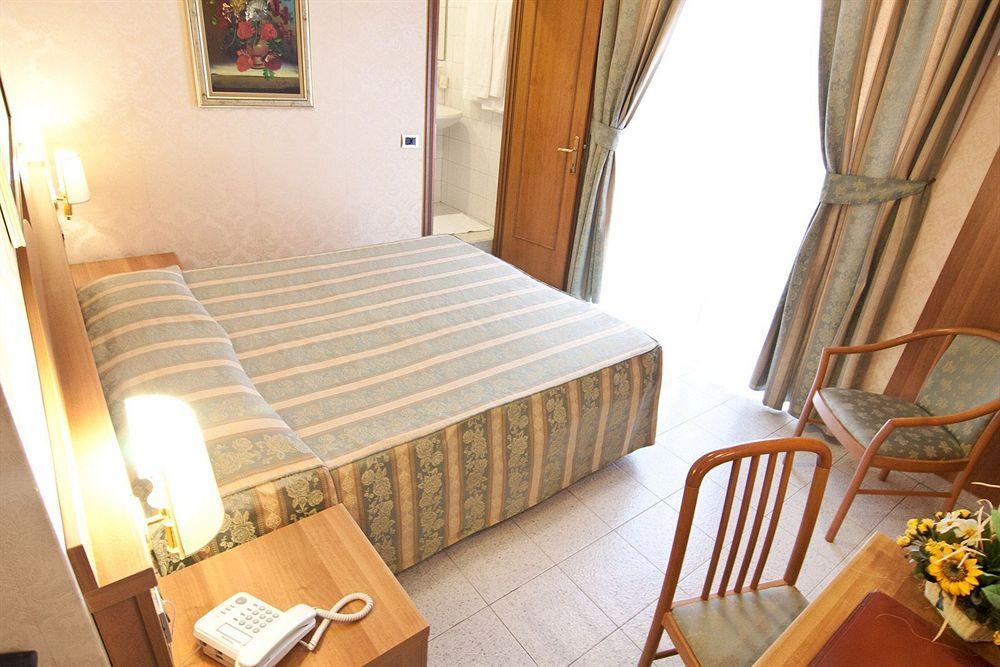 Teti Hotel 2*