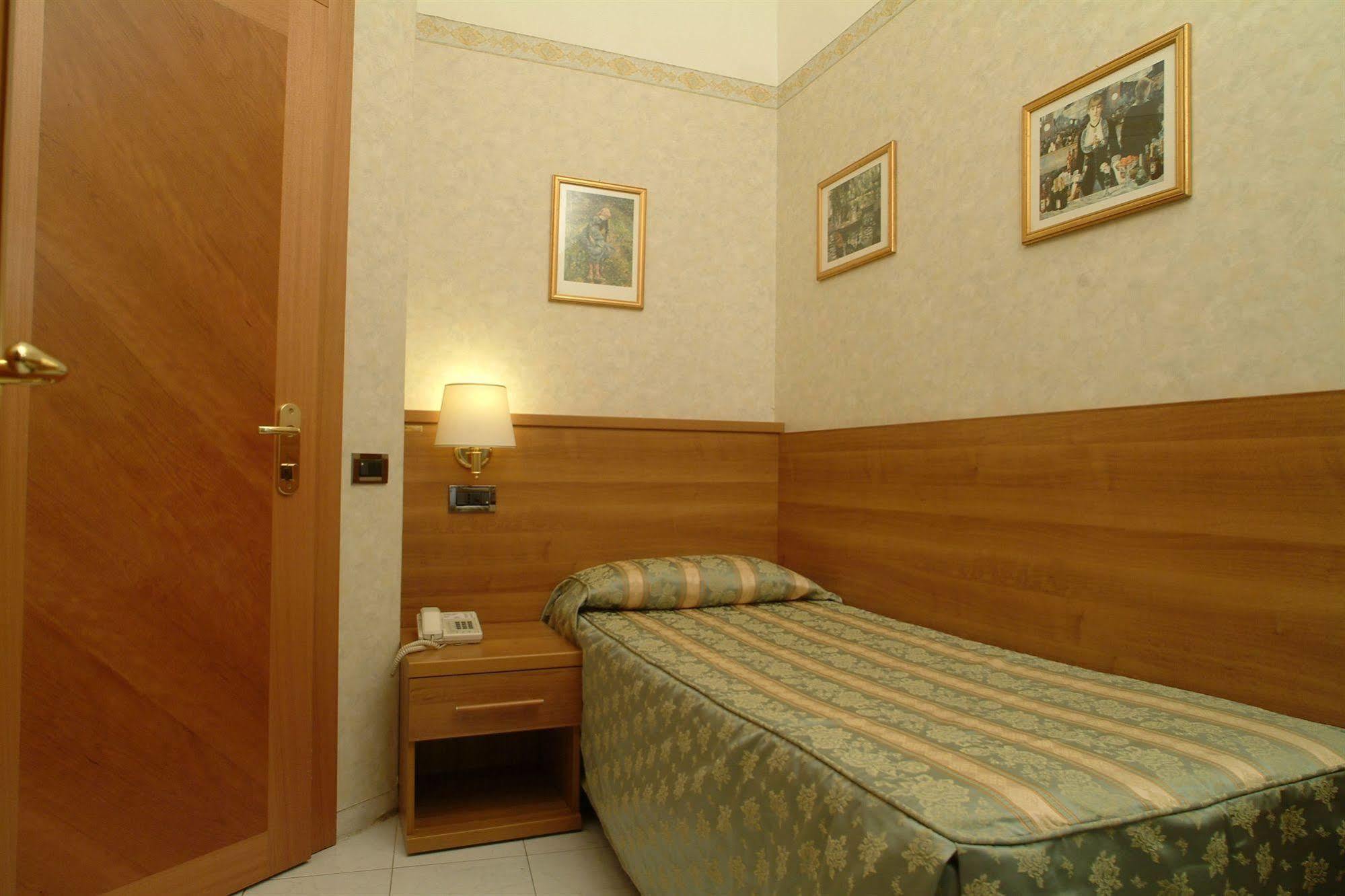 Teti Hotel 2*